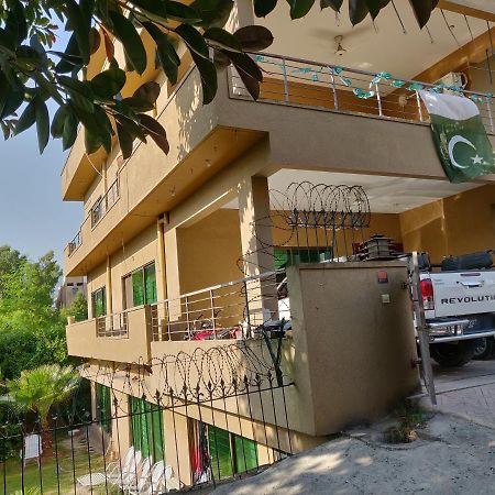 The Travelers Den Hotel Islamabad Bagian luar foto