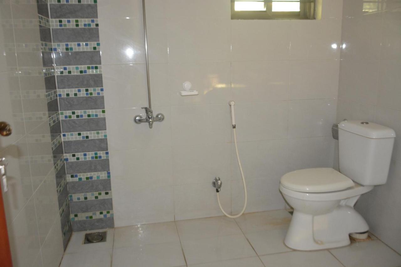 The Travelers Den Hotel Islamabad Bagian luar foto